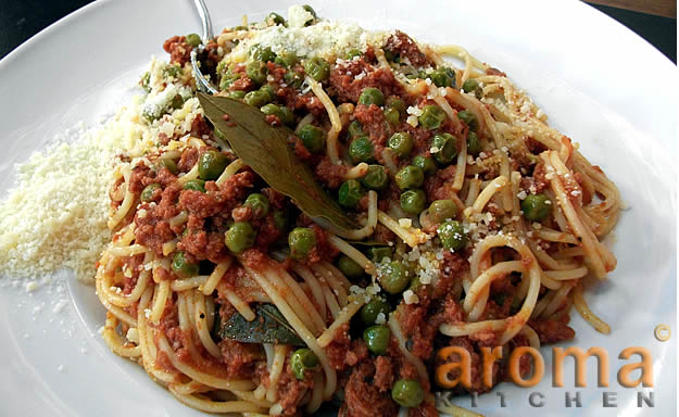Spaghetti with corned beef sauce - Aceline