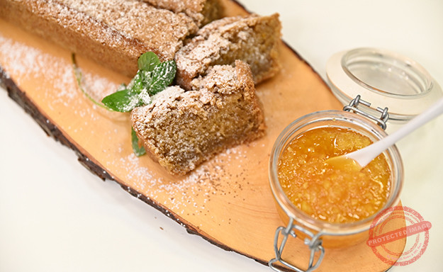 cake with marmalade