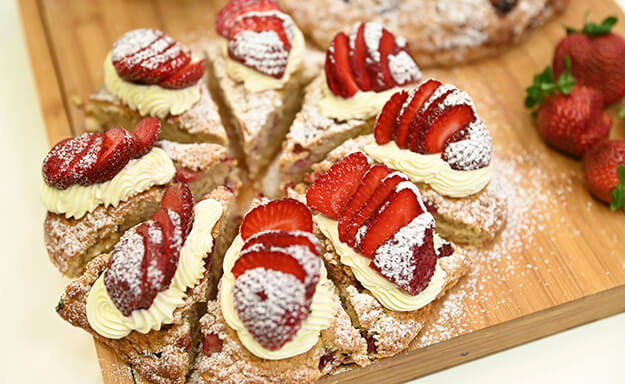 strawberry and cream scones