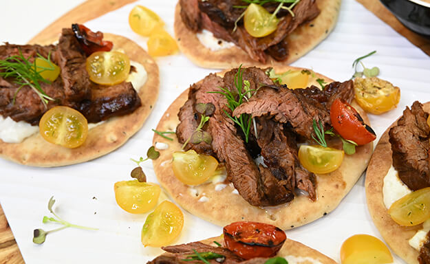 flat bread with tagliata