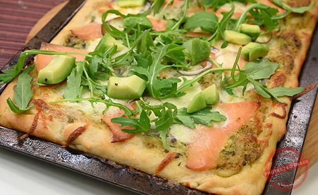 smoked salmon pesto pizza