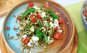 Spiral zucchini with Basil and walnut pesto